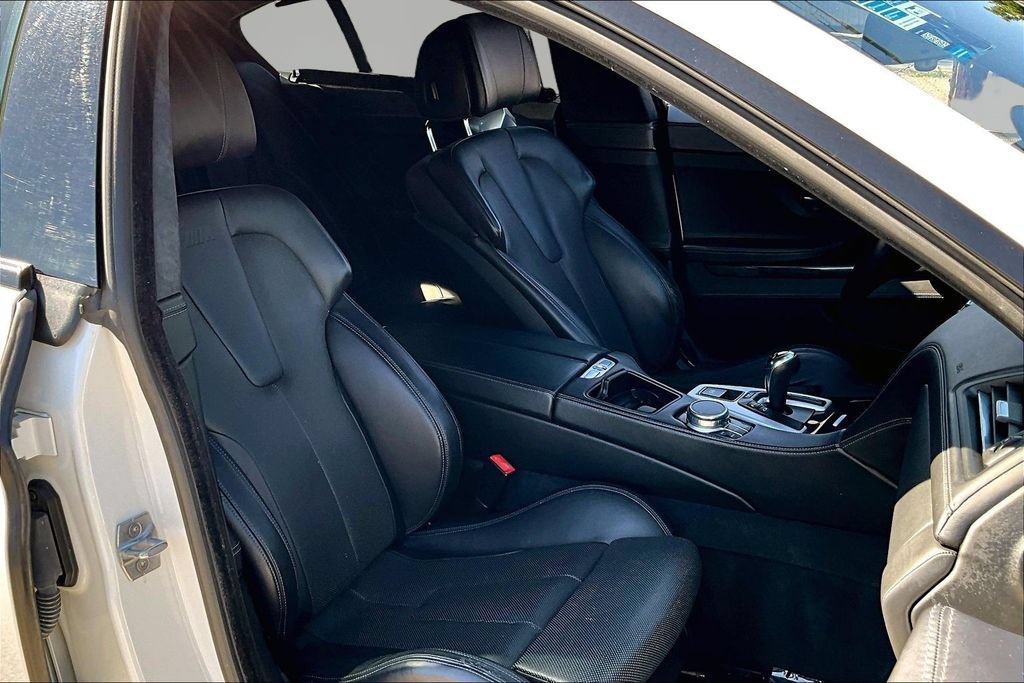 Used 2017 BMW M6 Gran Coupe RWD image 31