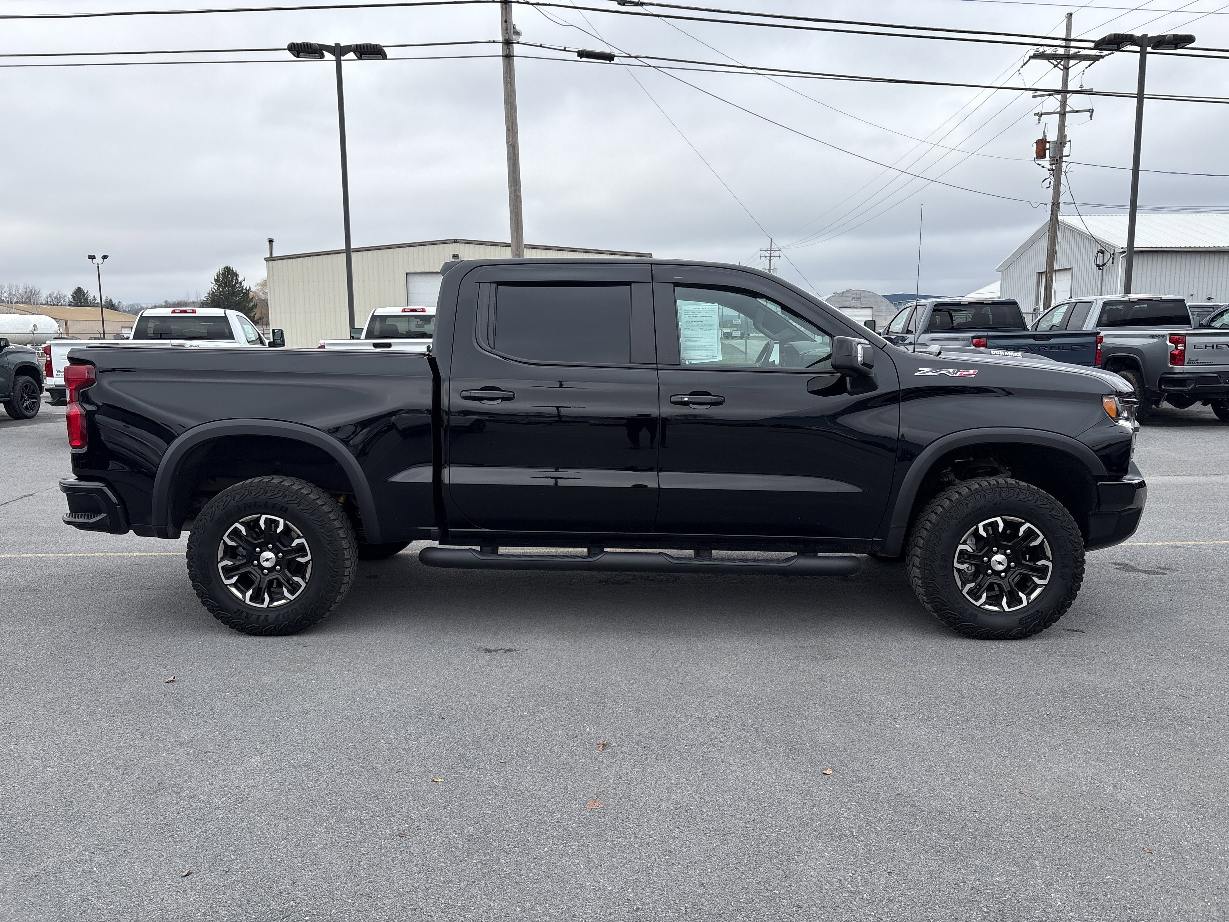 Used 2025 Chevrolet Silverado 1500 ZR2 w/ Technology Package image 2