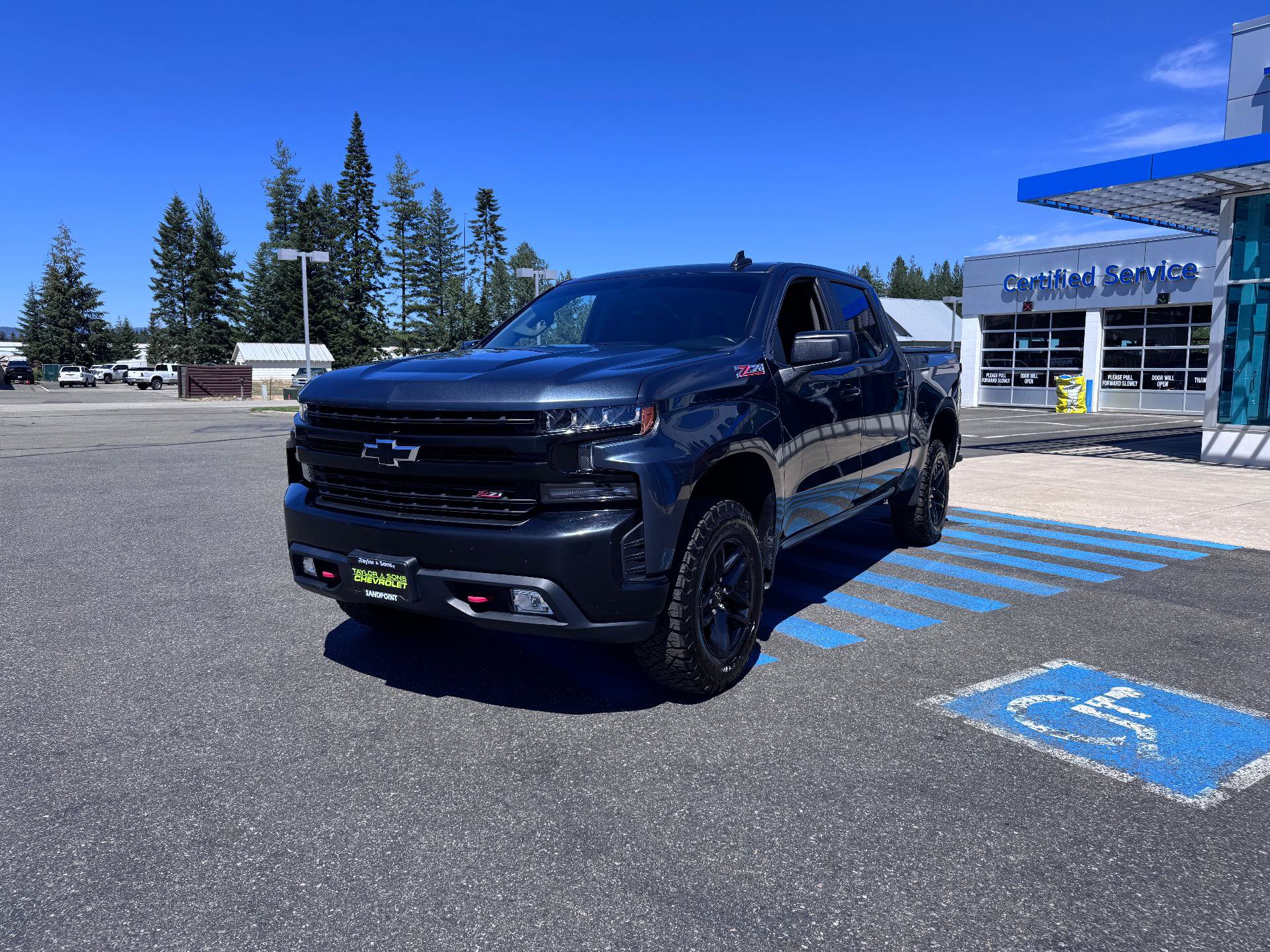 Used 2020 Chevrolet Silverado 1500 LT Trail Boss AWD/4WD image 3
