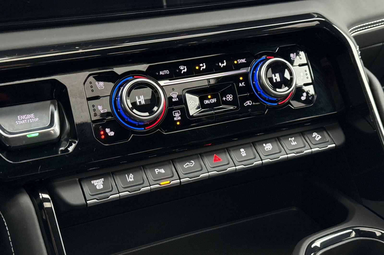 Used 2026 GMC Sierra 2500 AT4X image 22