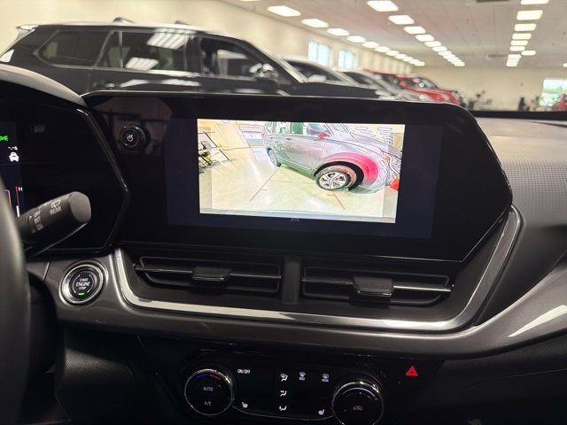Used 2025 Chevrolet Trax ACTIV w/ Driver Confidence Package FWD image 19
