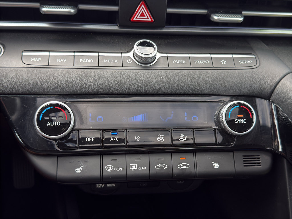 Used 2025 Hyundai Elantra Limited FWD image 26