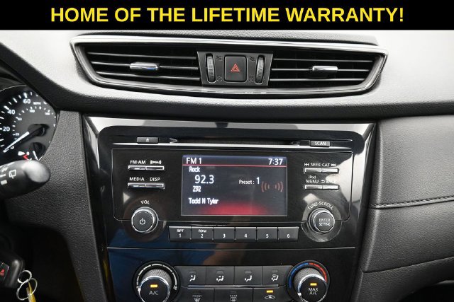 Used 2017 Nissan Rogue S AWD/4WD image 29