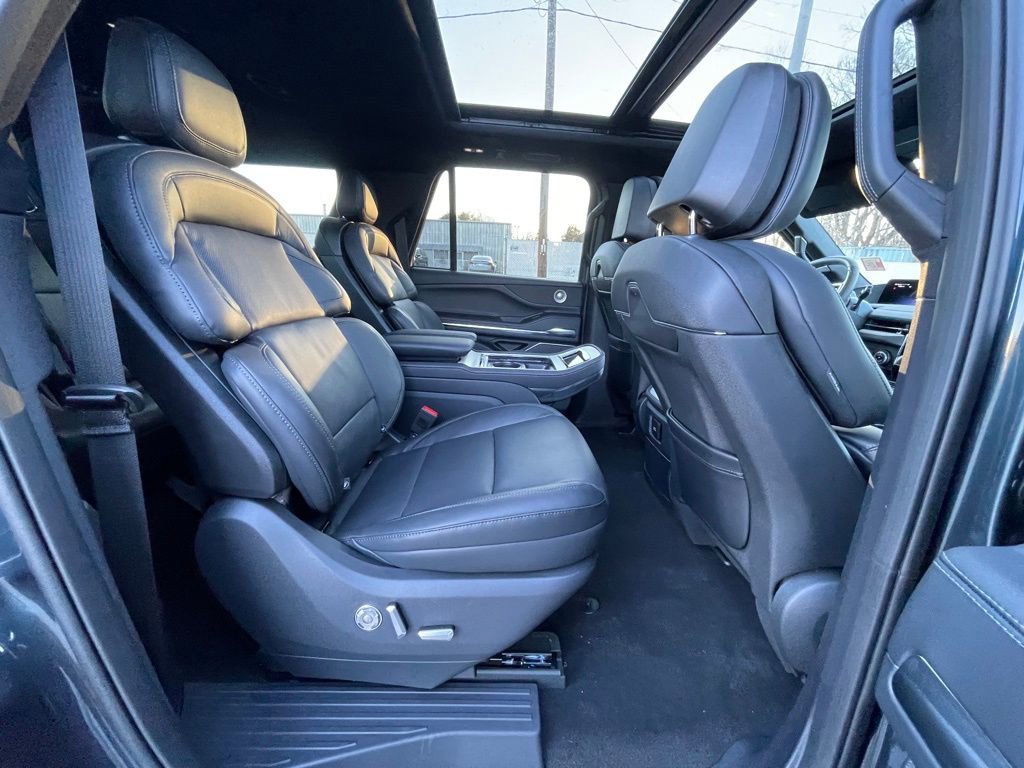 New 2025 Lincoln Navigator L Reserve w/ Jet Appearance Package image 24