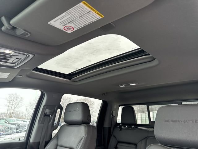 Used 2023 GMC Sierra 3500 Denali w/ Denali Ultimate Package image 32