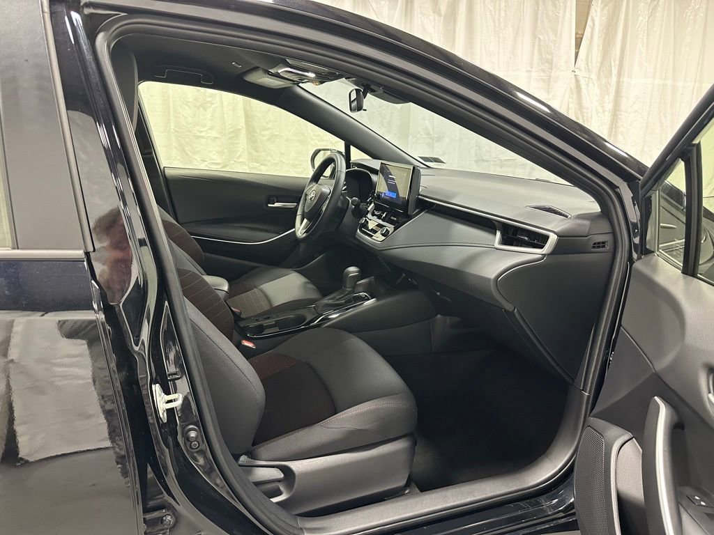 Used 2025 Toyota Corolla SE FWD image 57