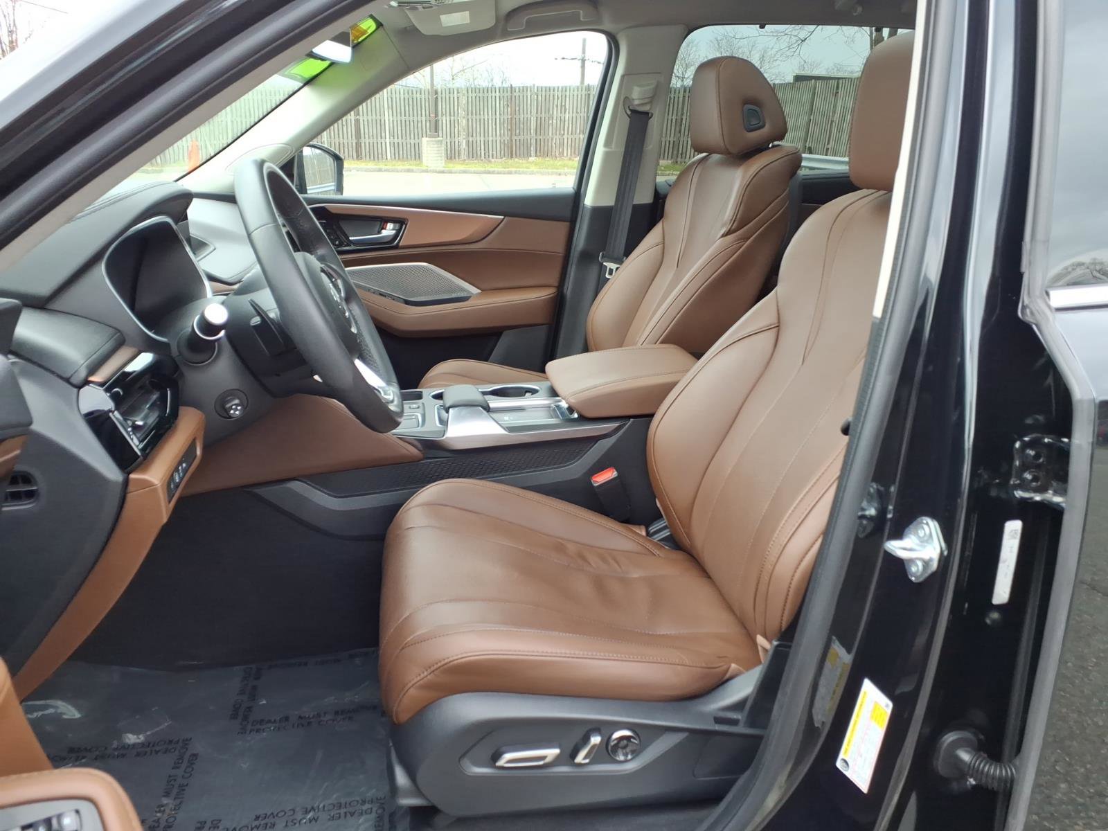 Used 2024 Acura MDX SH-AWD w/ Technology Package image 18