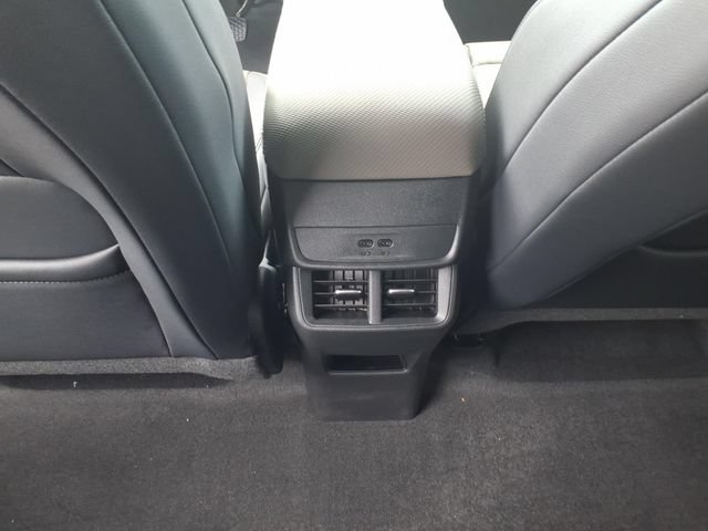 New 2026 Chevrolet Equinox LT w/ Convenience Package II AWD/4WD image 16