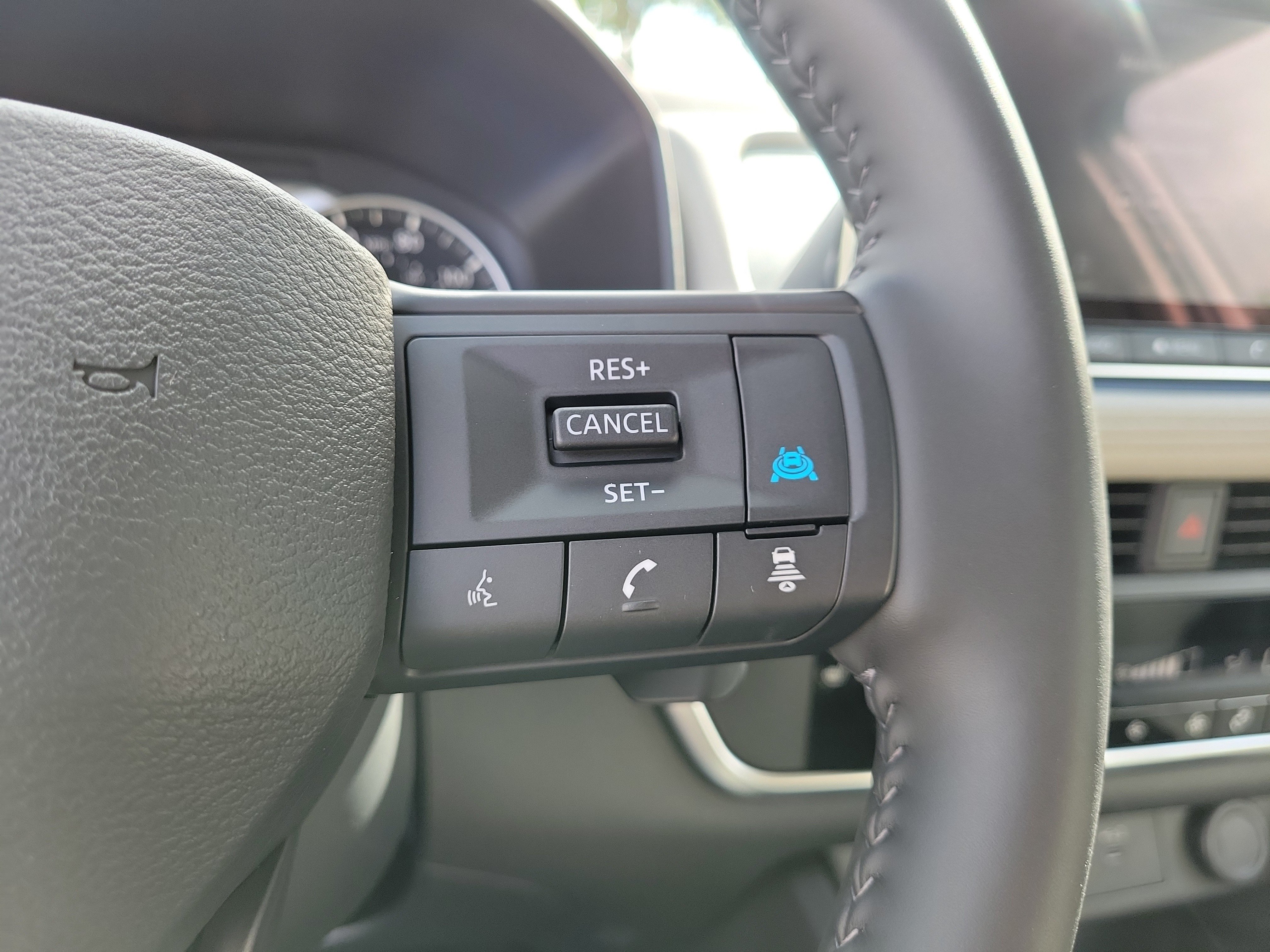 Certified 2026 Nissan Rogue Dark Armor AWD/4WD image 24