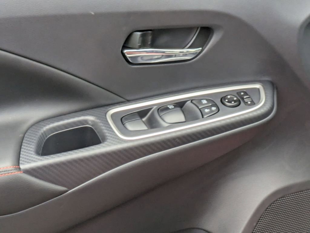 New 2025 Nissan Versa SR w/ Trunk Package image 8