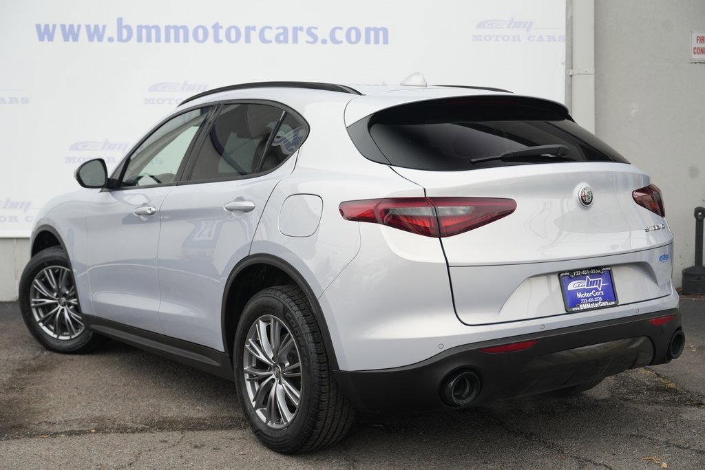 Used 2022 Alfa Romeo Stelvio Sprint image 4