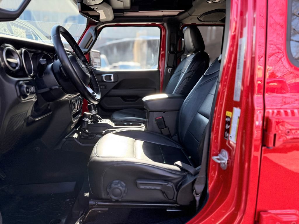 Used 2020 Jeep Wrangler Unlimited Sahara image 15