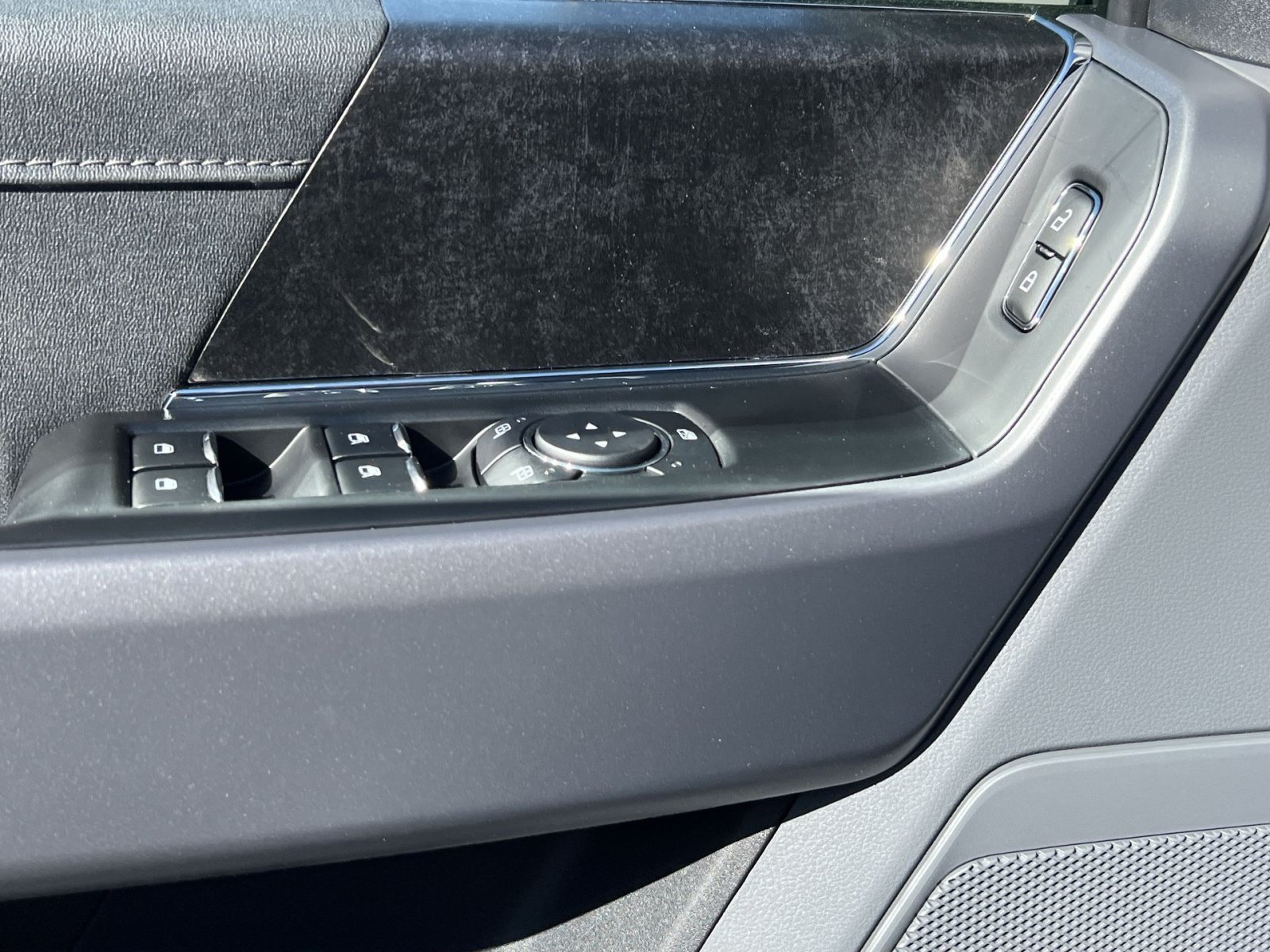 New 2025 Ford F150 Lightning XLT AWD/4WD image 15