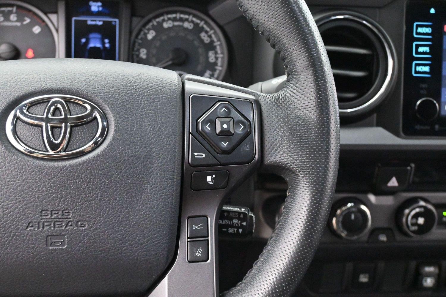Used 2018 Toyota Tacoma TRD Off-Road AWD/4WD image 15