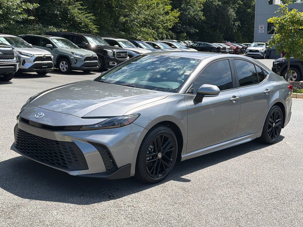 Used 2025 Toyota Camry SE w/ Convenience Package FWD image 2
