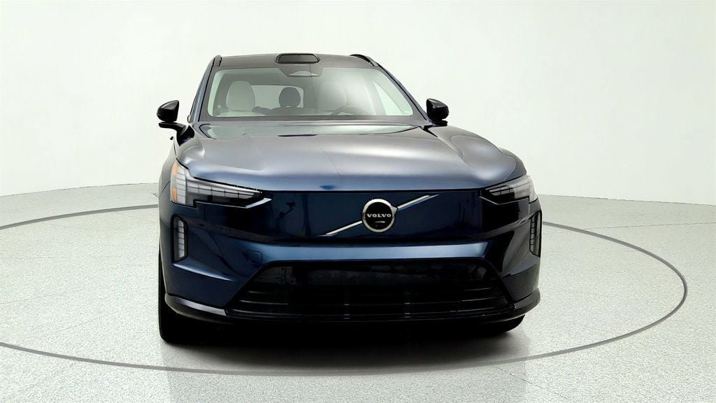 Used 2025 Volvo EX90 Ultra AWD/4WD image 2