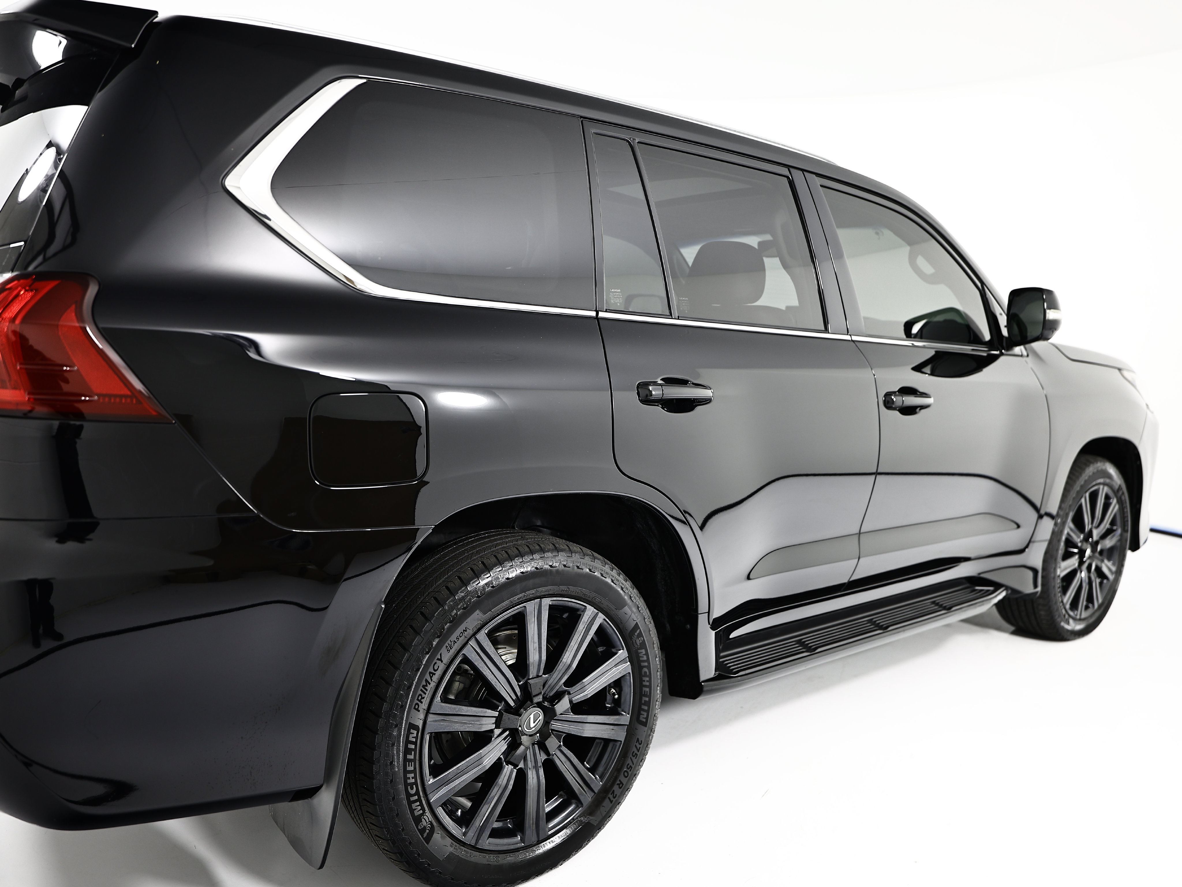 Used 2019 Lexus LX 570 4WD w/ Luxury Package image 7