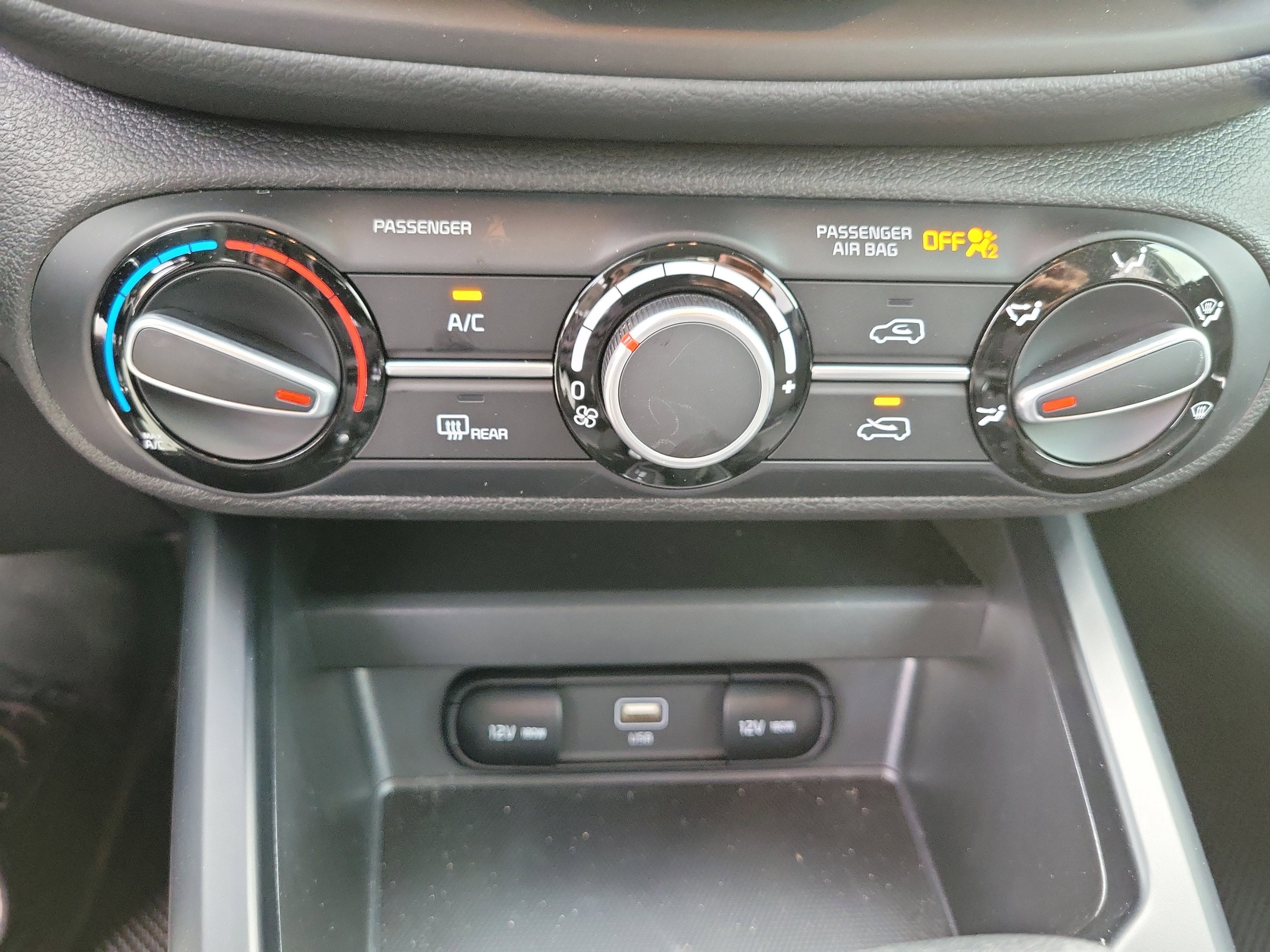 Used 2025 Kia Soul LX w/ LX Technology Package image 28