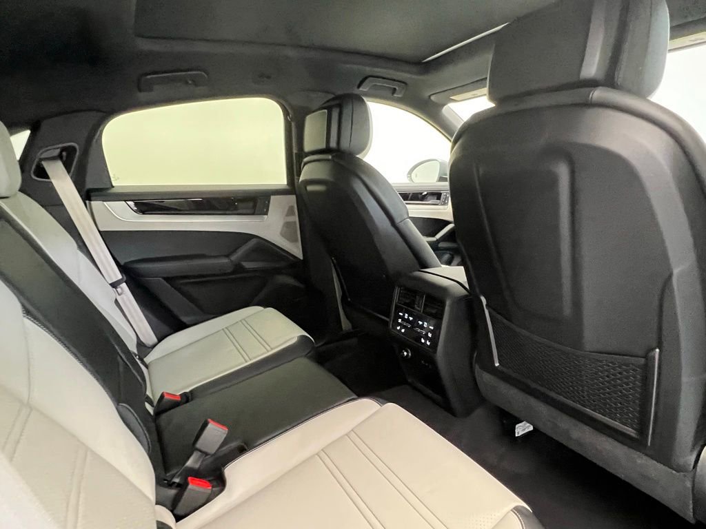 New 2026 Porsche Cayenne E-Hybrid Coupe image 16