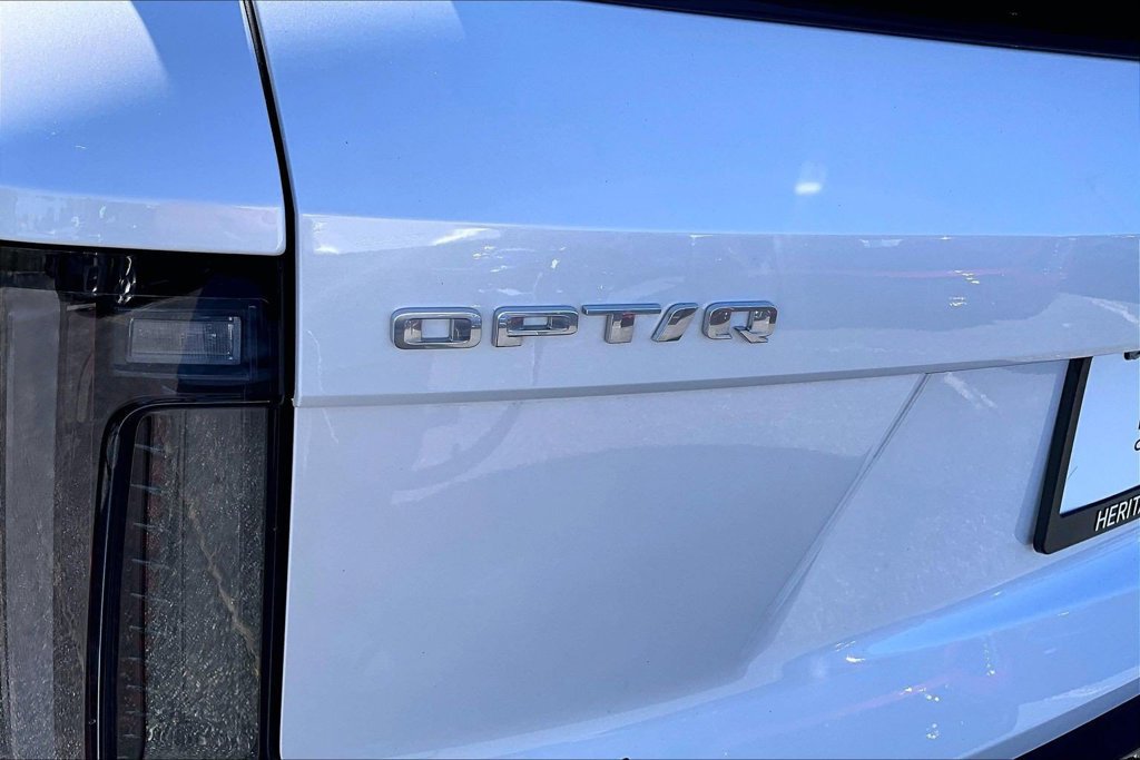 Certified 2025 Cadillac Optiq Luxury 2 w/ LPO, Floor Liner Package AWD/4WD image 24