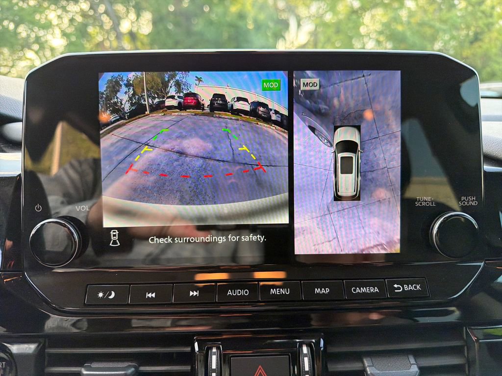 Used 2025 Nissan Pathfinder SL AWD/4WD image 27