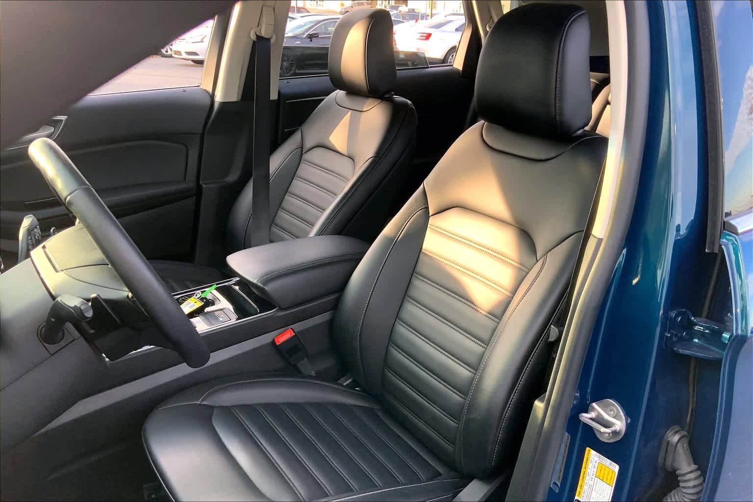 Used 2020 Ford Edge SEL w/ Cold Weather Package AWD/4WD image 8