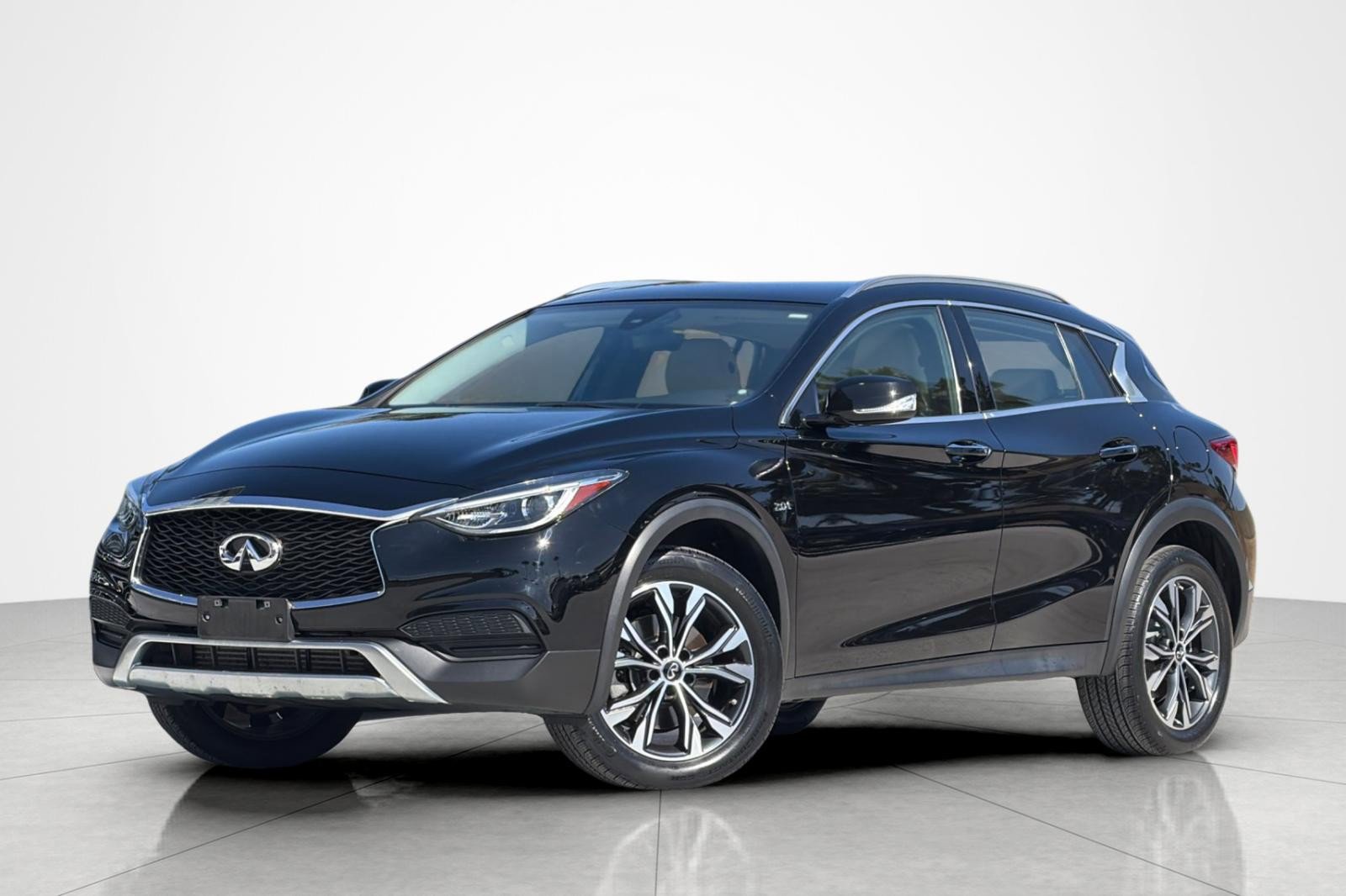 Used 2018 INFINITI QX30 AWD w/ Cargo Package