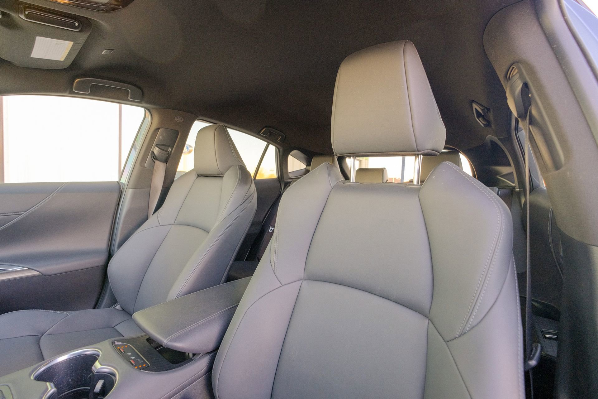 Used 2023 Toyota Venza XLE image 27