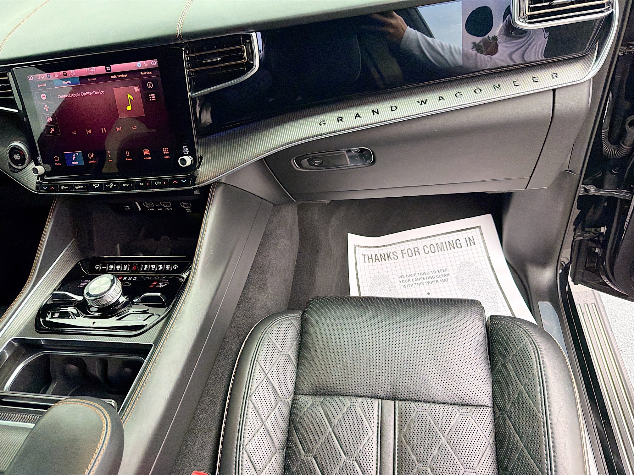 Used 2023 Jeep Grand Wagoneer Series III w/ Rear Seat Video Group 1 AWD/4WD image 18