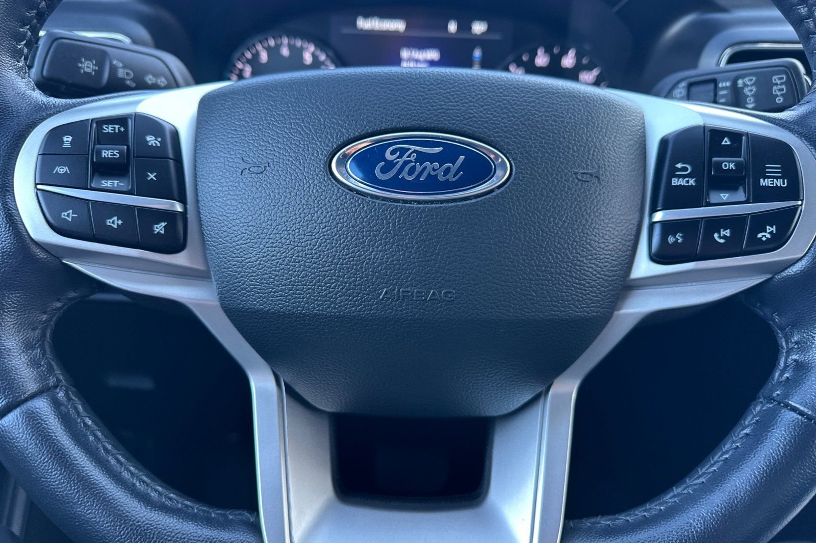 Used 2022 Ford Explorer XLT w/ Equipment Group 202A image 24