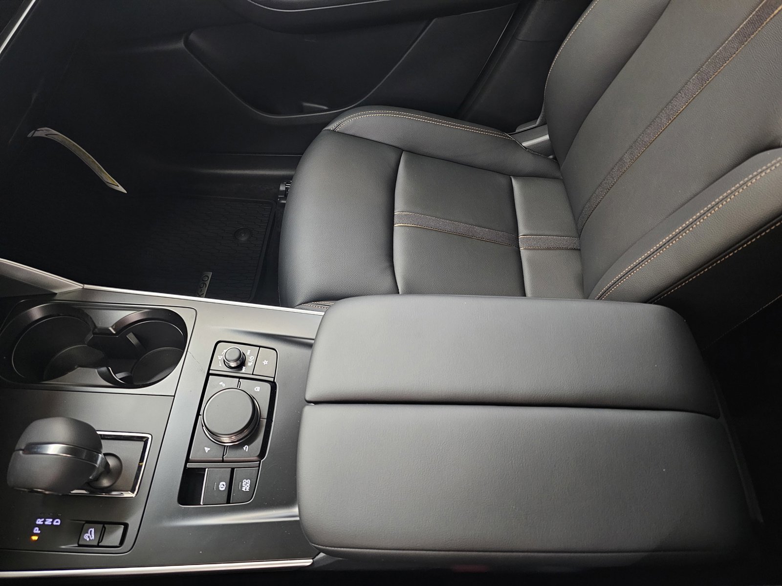 New 2025 MAZDA CX-90 3.3 Turbo w/ Select Package image 14