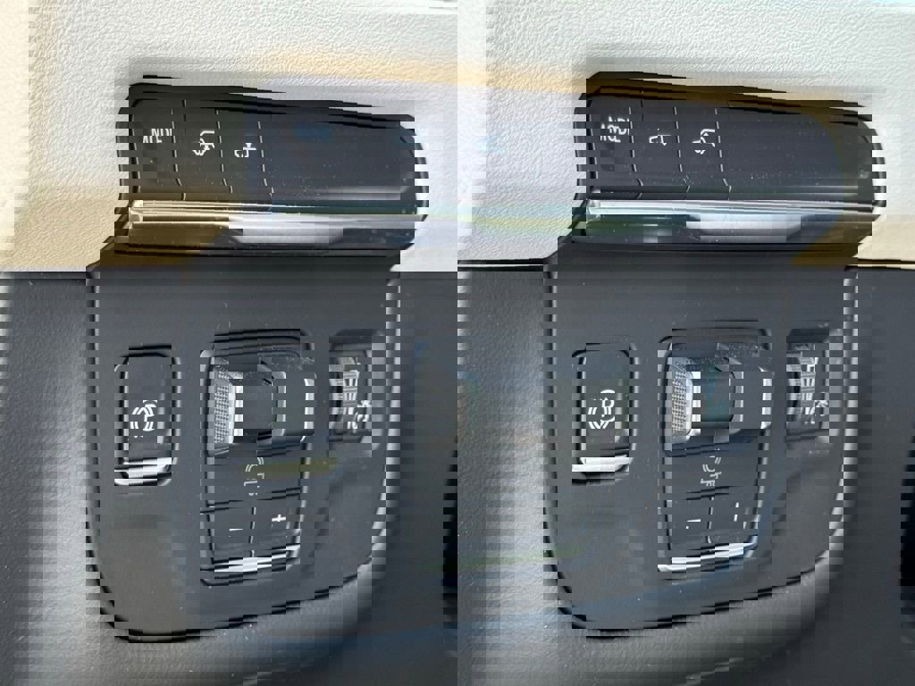 New 2026 Cadillac Escalade ESV Sport w/ Touring Package image 22