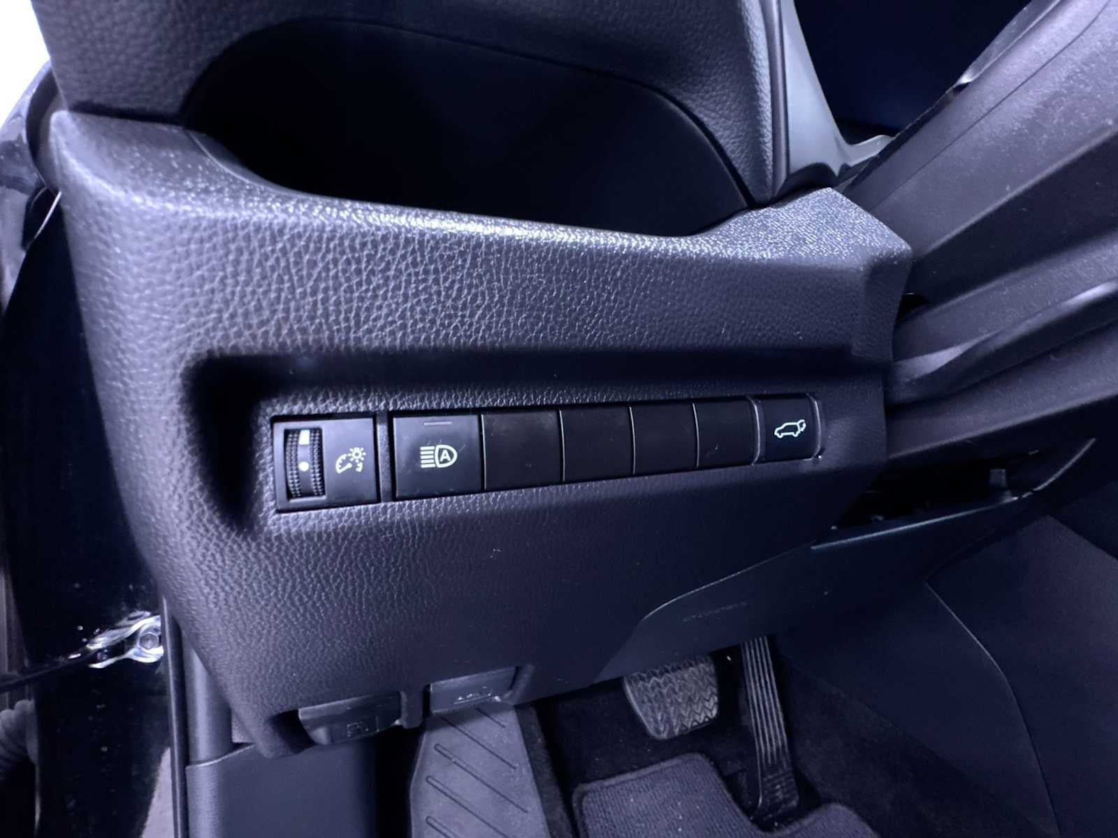 Used 2024 Toyota RAV4 XLE w/ Convenience Package FWD image 16