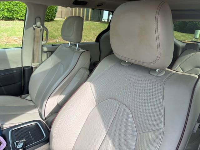 Used 2020 Chrysler Pacifica Limited FWD image 9