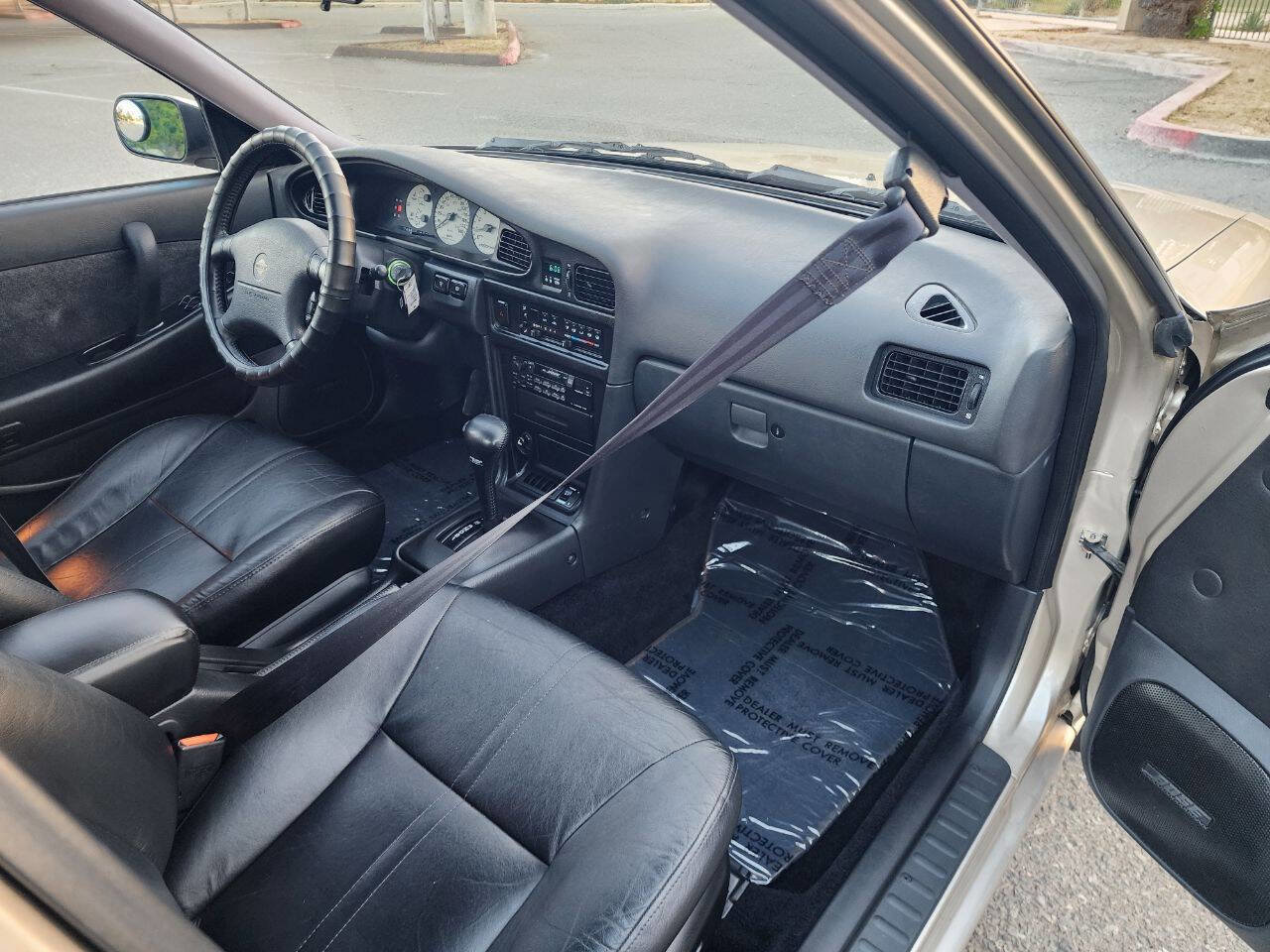 Used 1994 Nissan Maxima SE image 31