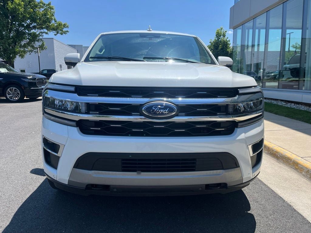 Used 2023 Ford Expedition Max Limited AWD/4WD image 2