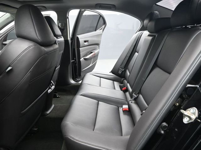 Used 2017 Acura TLX FWD image 16
