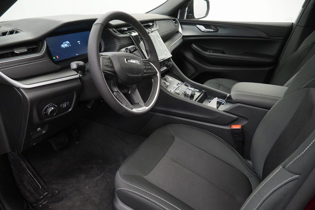 New 2026 Jeep Grand Cherokee Laredo image 16