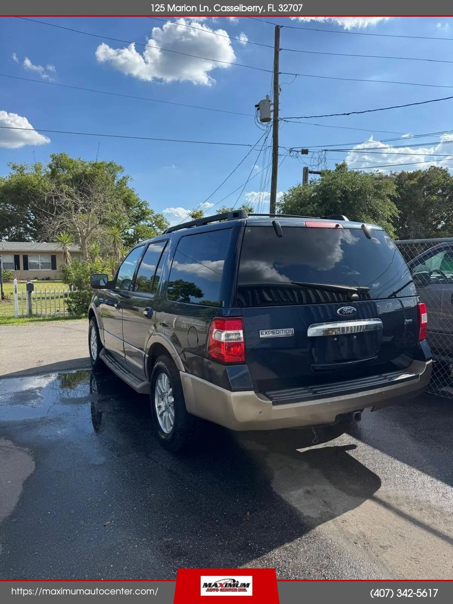 Used 2013 Ford Expedition XLT RWD image 3