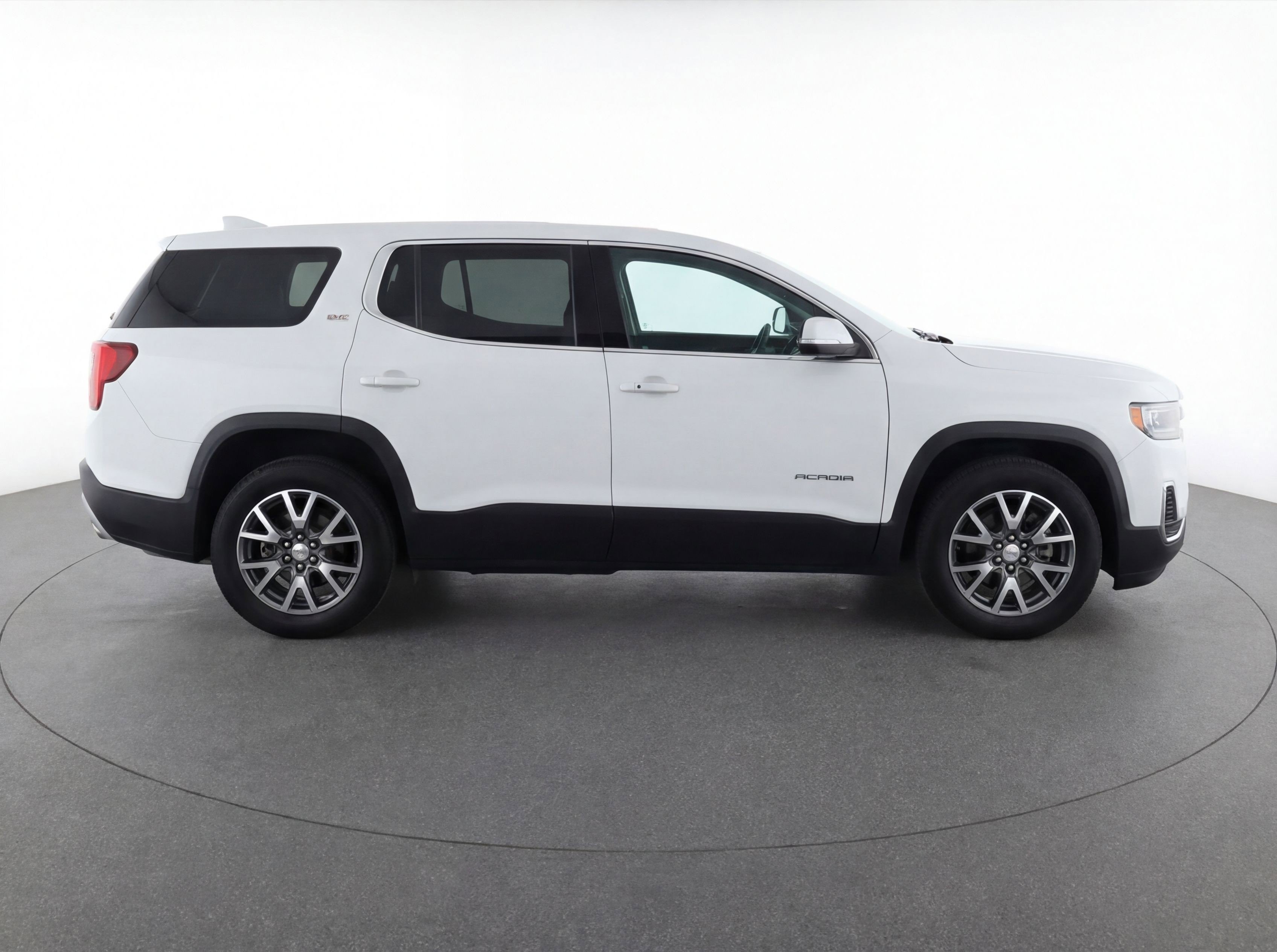 Used 2023 GMC Acadia SLT FWD image 11