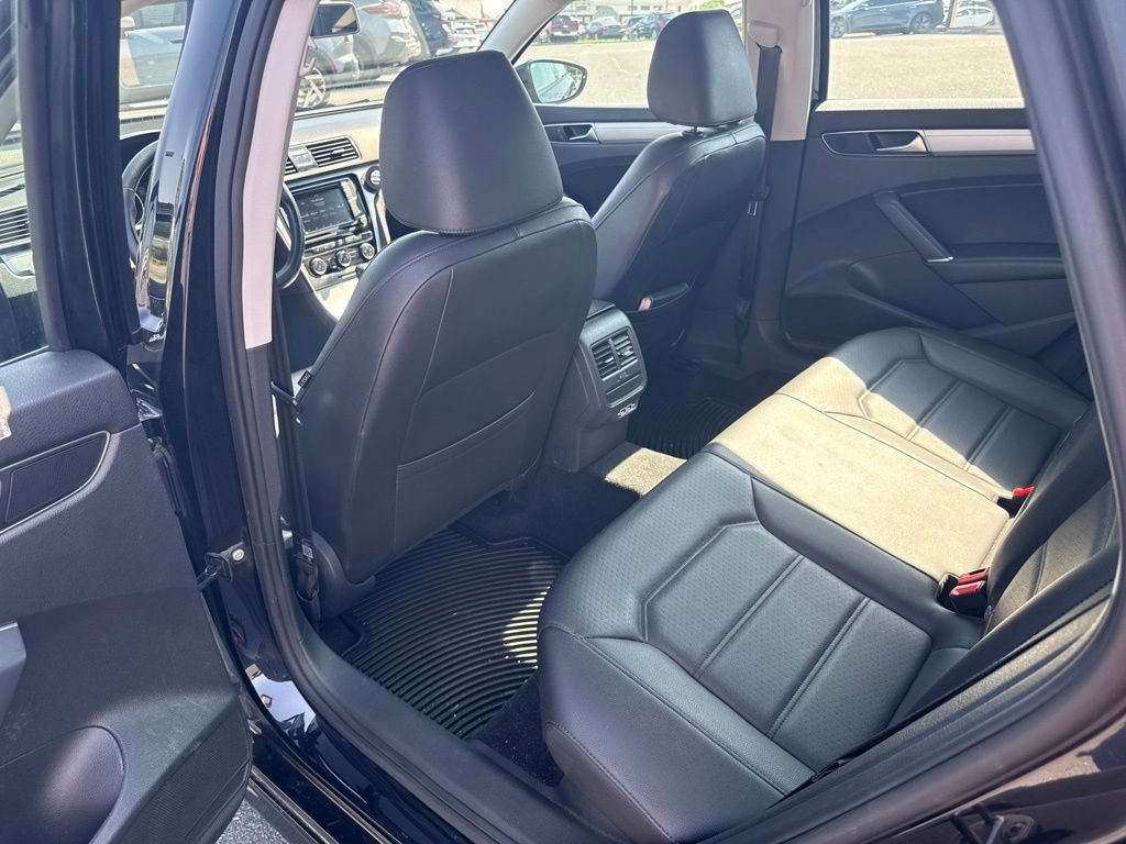Used 2019 Volkswagen Passat 2.0T Wolfsburg FWD image 11