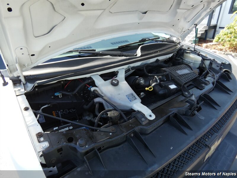 Used 2017 Chevrolet Express 3500 RWD image 6