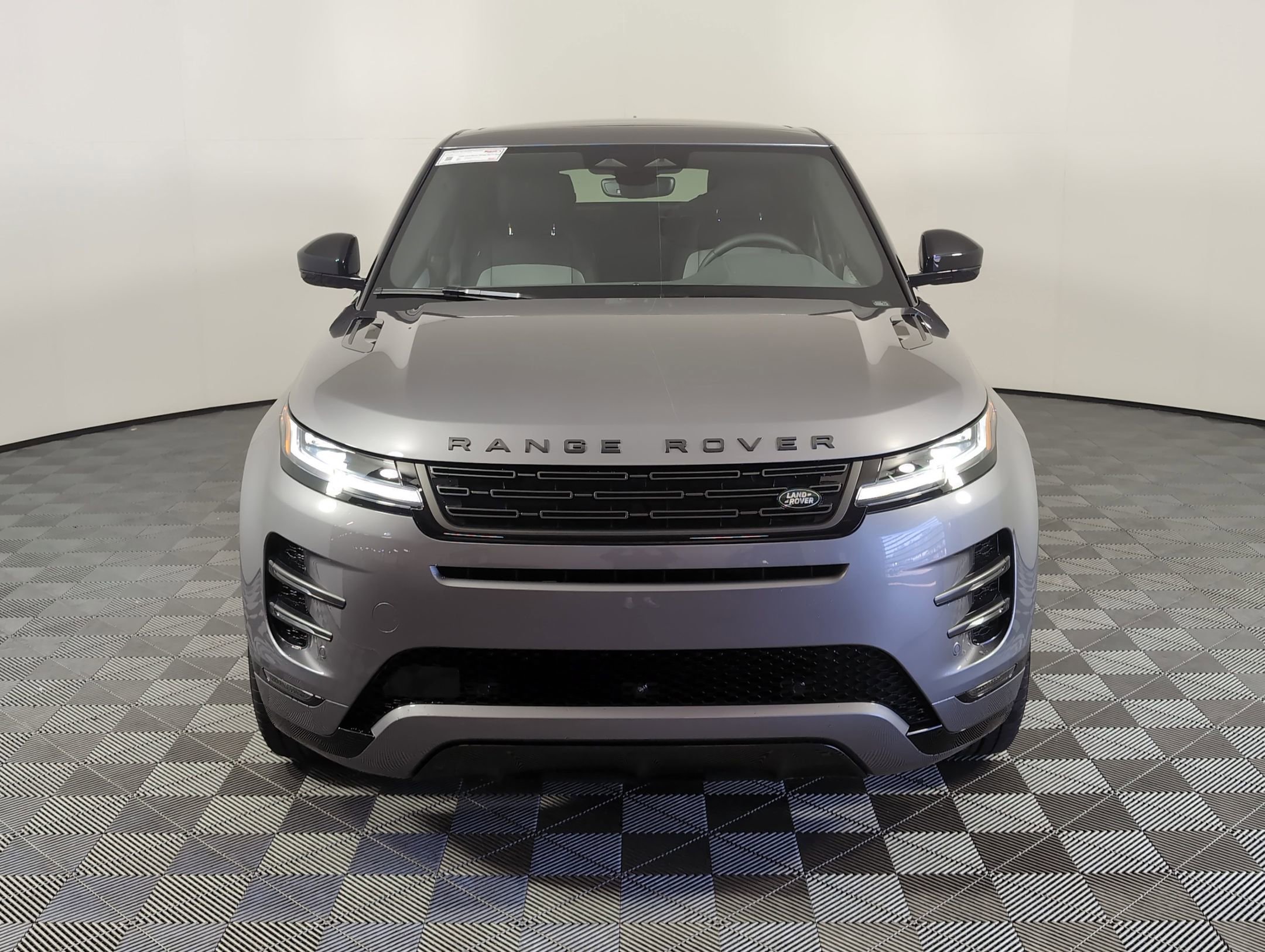 Used 2026 Land Rover Range Rover Evoque Dynamic SE image 5