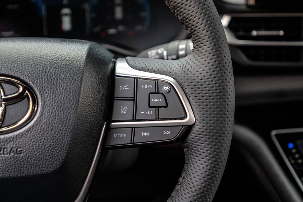 New 2026 Toyota Sienna Platinum AWD/4WD image 17