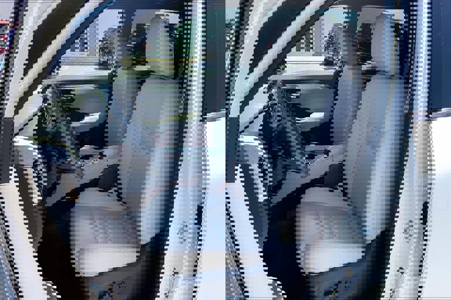 Used 2023 Nissan Rogue SL FWD image 8