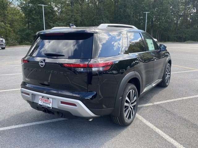 New 2025 Nissan Pathfinder Platinum w/ Black Appearance Package image 8