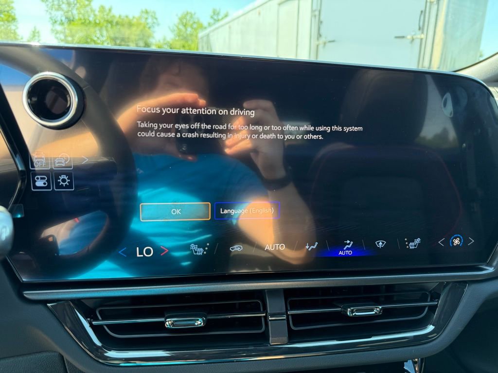 New 2025 Chevrolet Equinox EV RS image 17