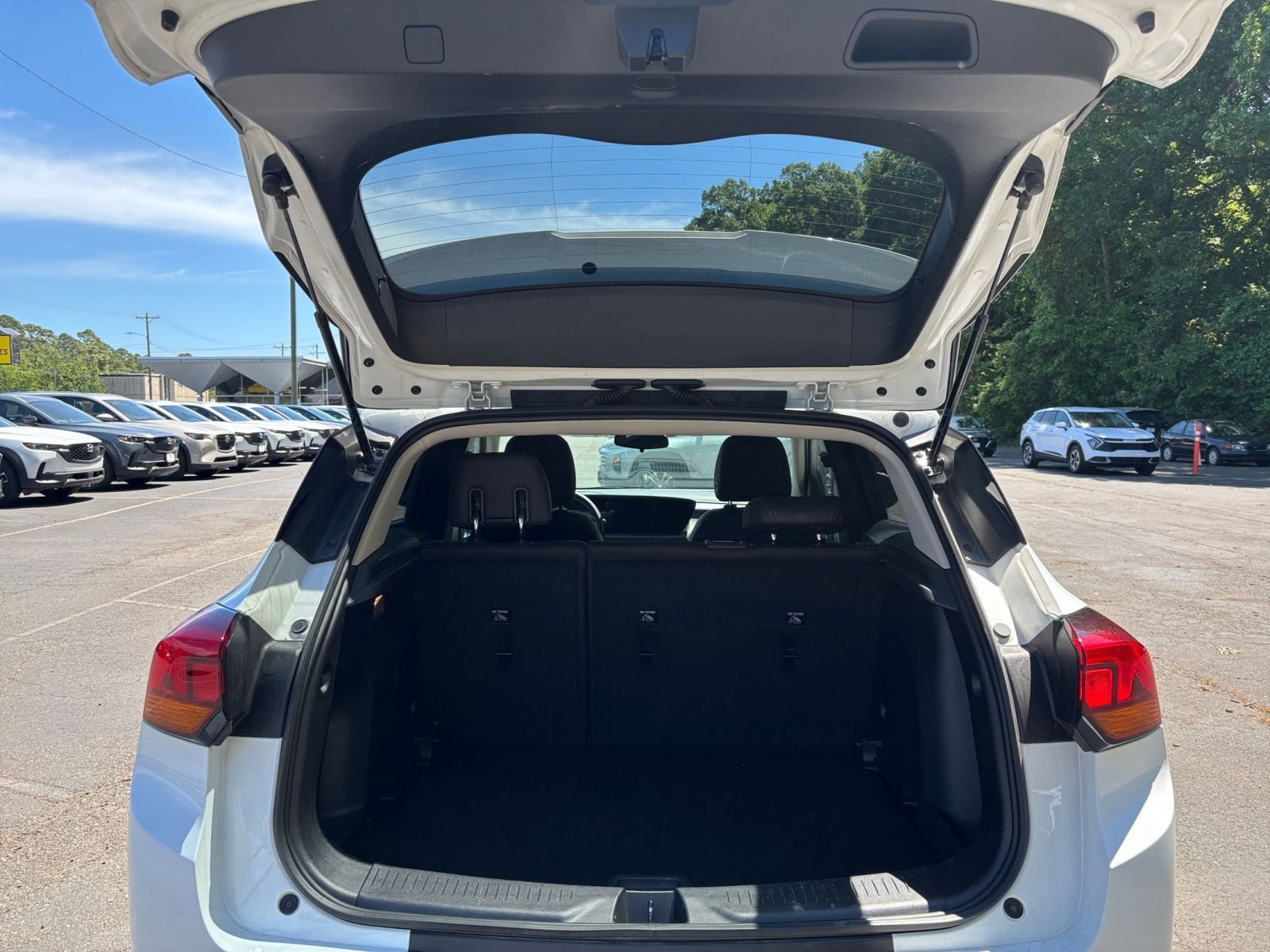 Used 2025 Buick Encore GX Preferred FWD image 30
