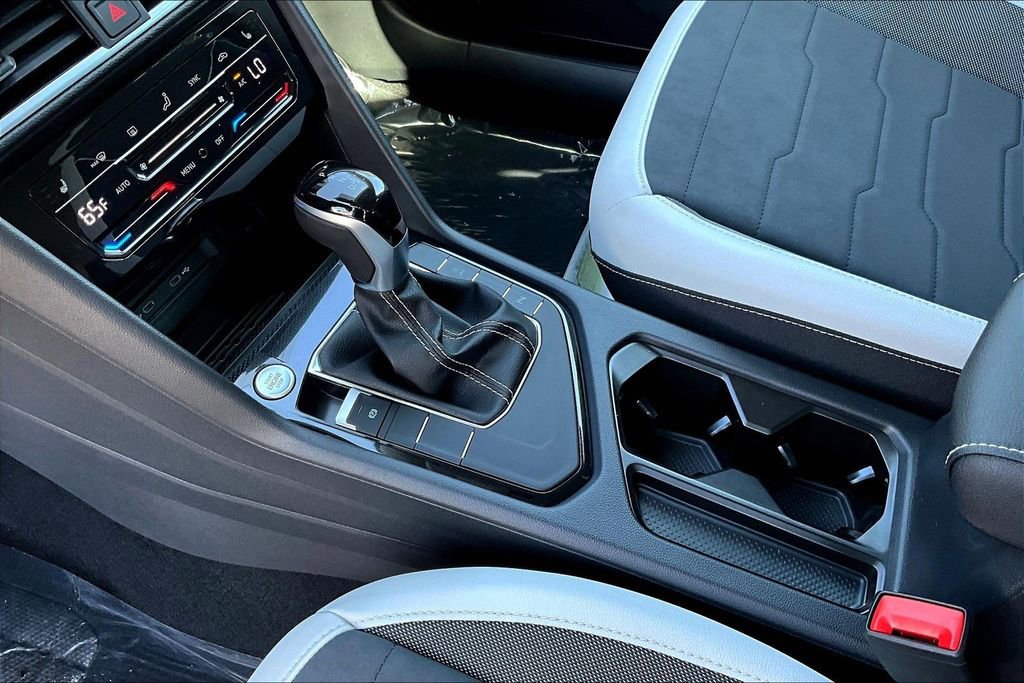 New 2026 Volkswagen Taos SE image 19