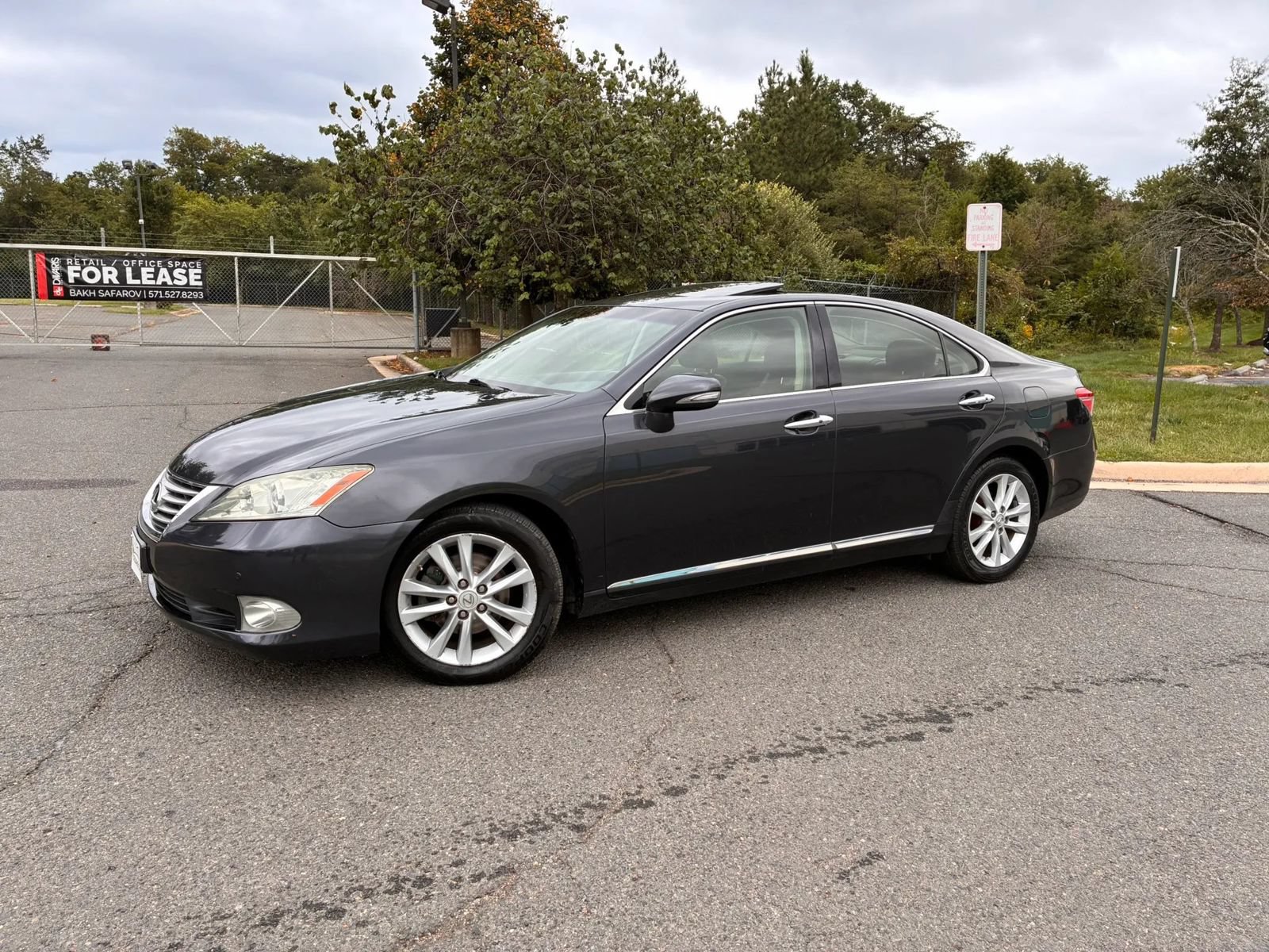 Used 2010 Lexus ES 350 FWD image 2